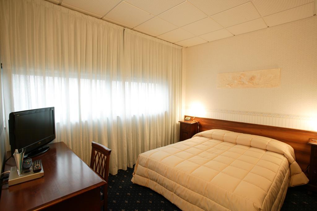 Hotel Alexander Cesena Exterior photo